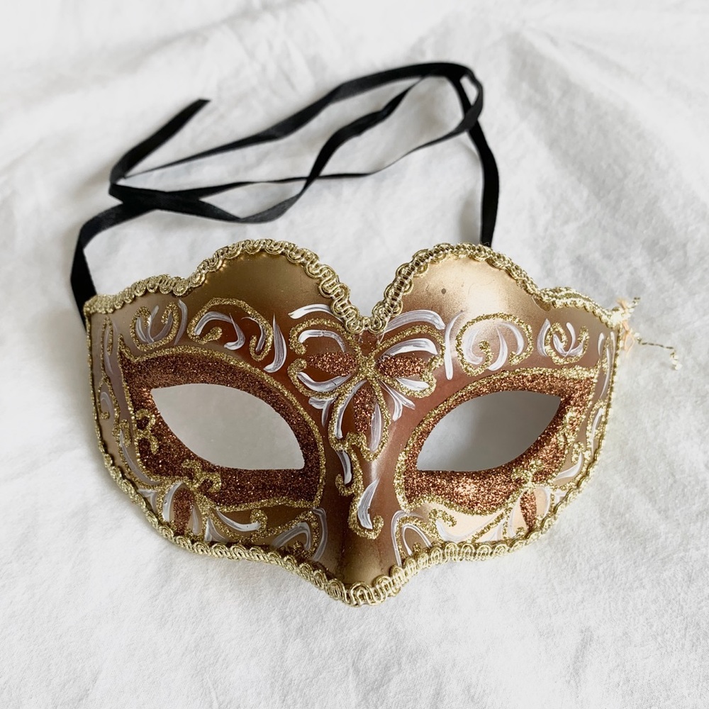Masquerade Mask - Picture 4 of 10